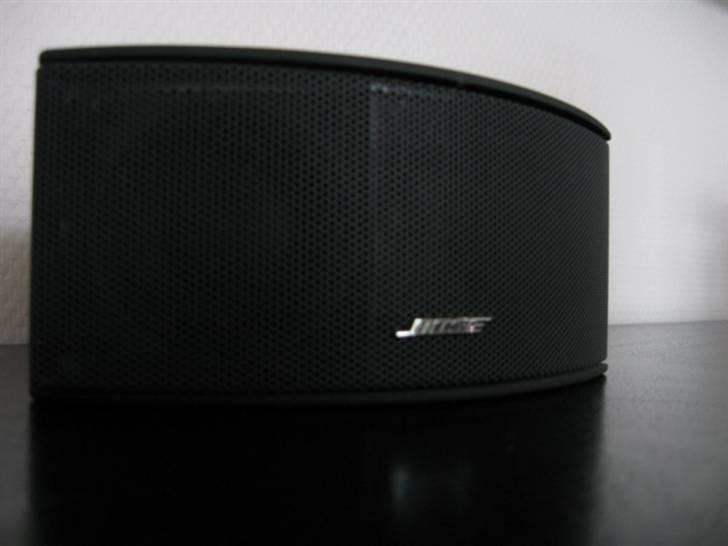 Hjemmebiograf LG 60" - Her er så en a de små sataner der kan gi noget voldsom lyd. BOSE GEMSTONE. billede 7