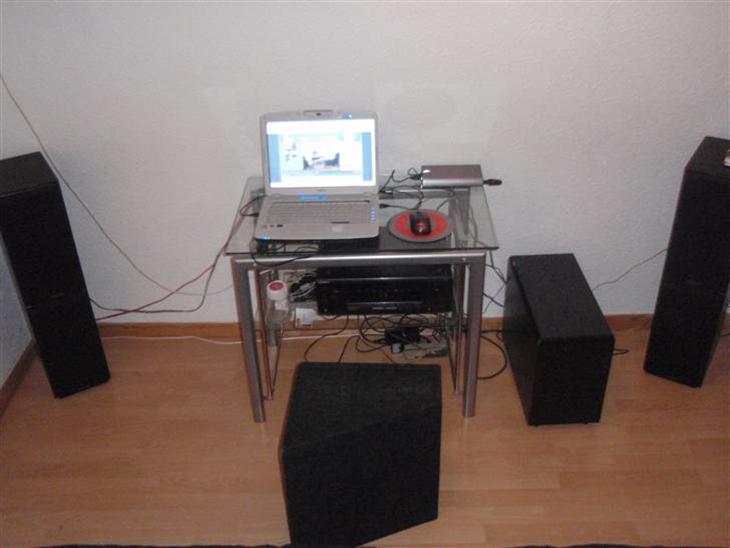 {{currentPhoto.altText}} billede {{currentPhoto.number}}