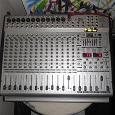 Diskoteksanlæg BEHRINGER