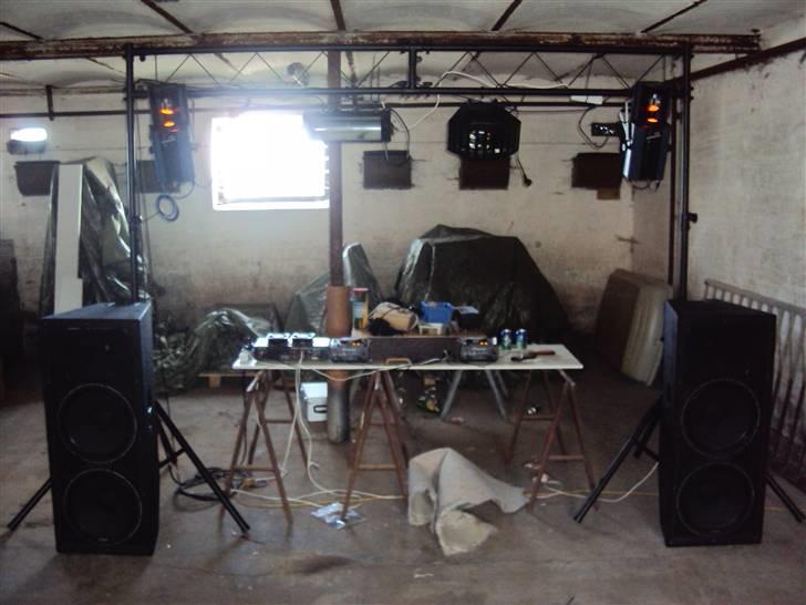Diskoteksanlæg Mobildiscotek Bass'remake - Komplet Lys-setup set forfra billede 1