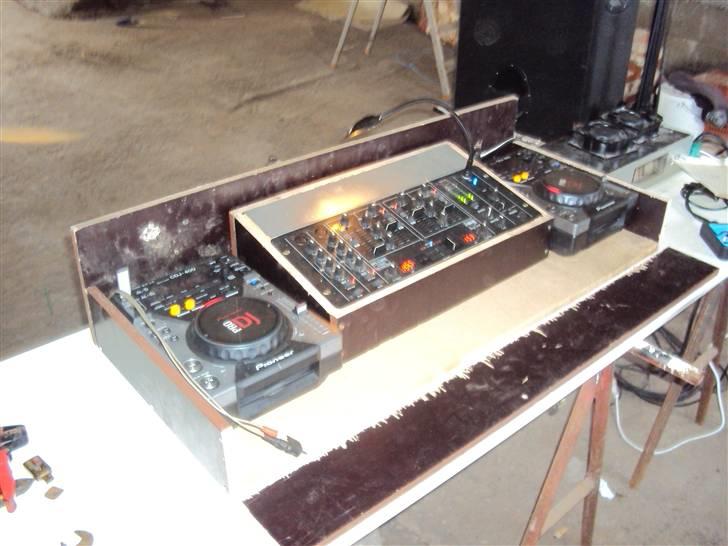 Diskoteksanlæg Mobildiscotek Bass'remake - pult : Img stageling Mixer, 2 x Pioneer Cdj-400, hjemmelavet fightcase billede 10