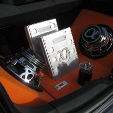 Bilstereo mazda 323c