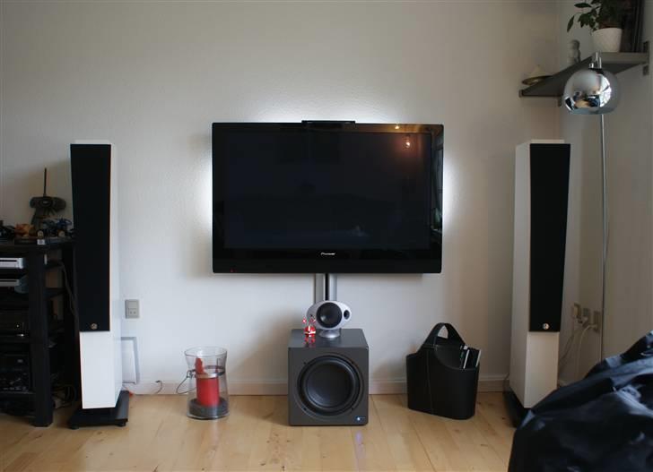 Hjemmebiograf SA Pioneer Kef - Fra siddepladsen i sofaen. billede 1