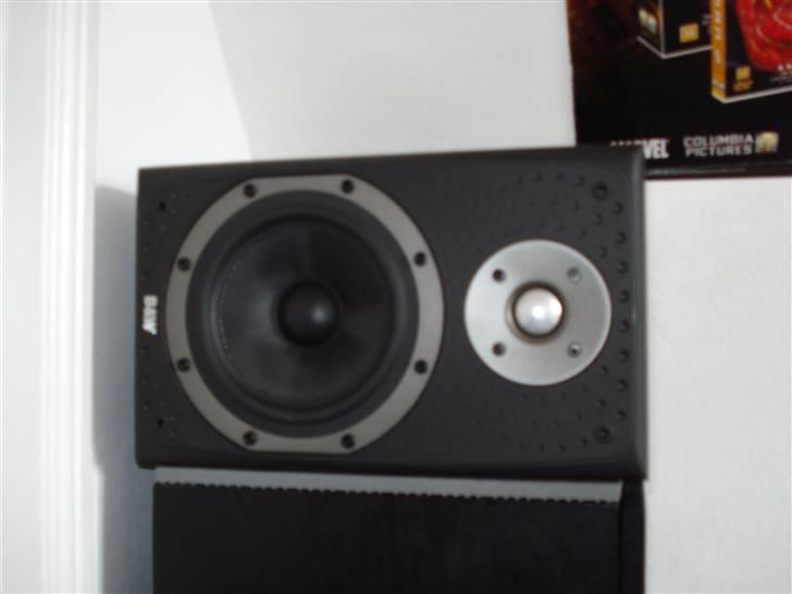 Musikanlæg 7.1 Setup B&W, DALI, Jamo -  Den ene B&W Dm303 billede 7