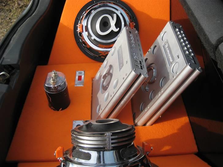 Bilstereo mazda 323c billede 5