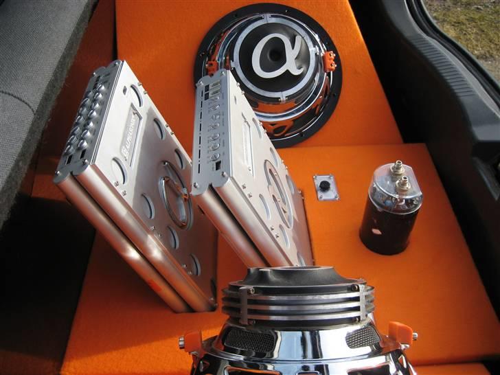 Bilstereo mazda 323c billede 6