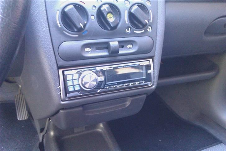 Bilstereo Opel Corsa Anlæg (SOLGT) billede 1