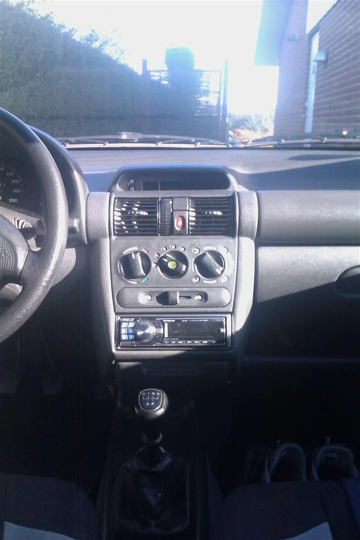 Bilstereo Opel Corsa Anlæg (SOLGT) billede 2