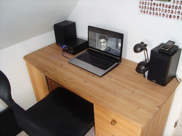 Computeranlæg [Dynavox & Millenium] - Oppefra, det meste er holdt i sort.. billede 12