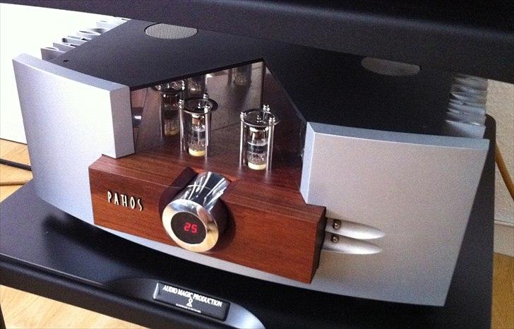 Musikanlæg Pathos & Speakers Corner - Herligt udsyn til de to rør :-) billede 2