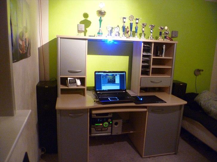 Computeranlæg Computeranlæg (Musikanlæg) - Efter en seriøs 'ledning cleaning' :-) billede 3