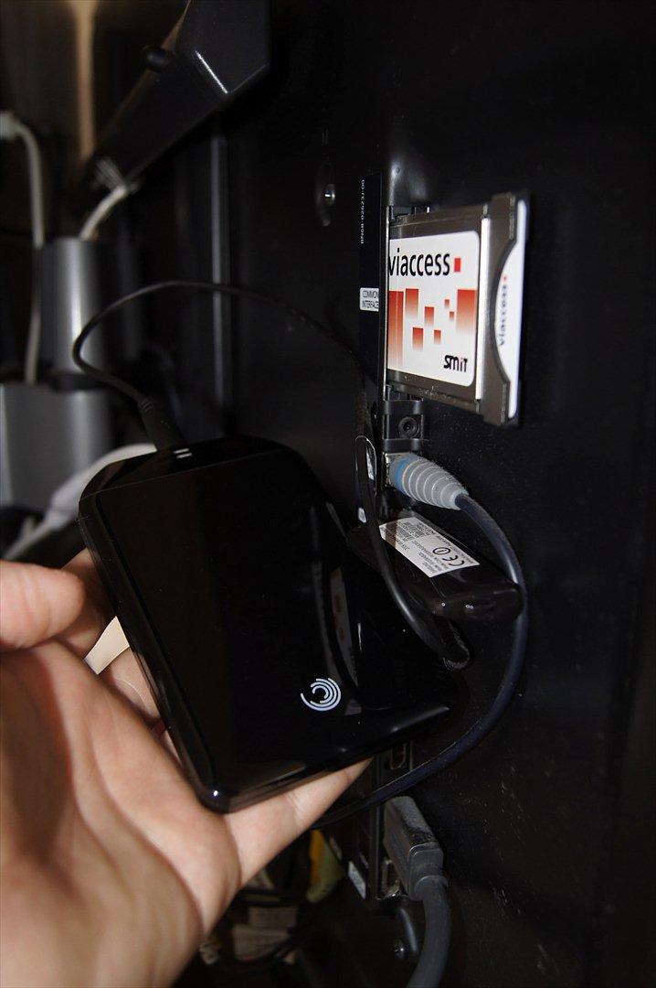Hjemmebiograf 3D Stuebio i 3.1 Setup - Bagsiden med div. indgange, WiFi dongle, Usb HD, Kortmodul... billede 3