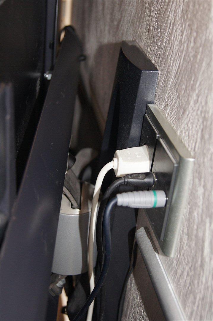 Hjemmebiograf 3D Stuebio i 3.1 Setup - Direkte udtag bag TV billede 4