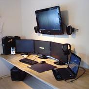 Computeranlæg Eizos Setup