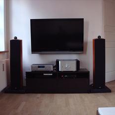 Musikanlæg Audio Analogue og B&W Nautilus