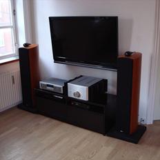 Musikanlæg Audio Analogue og B&W Nautilus