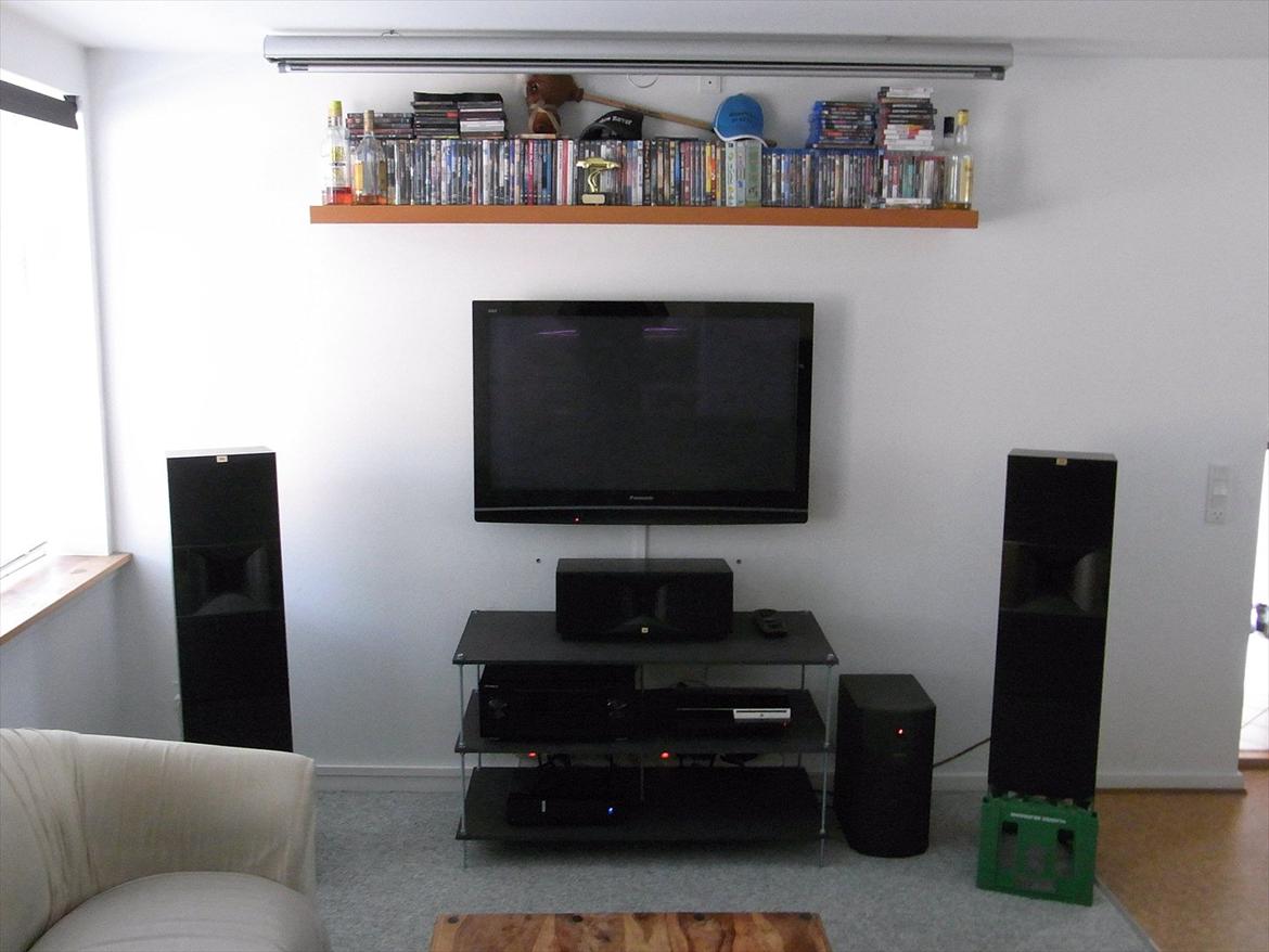 Hjemmebiograf Pioneer + JBL - Alt det der står foran en :-) billede 1