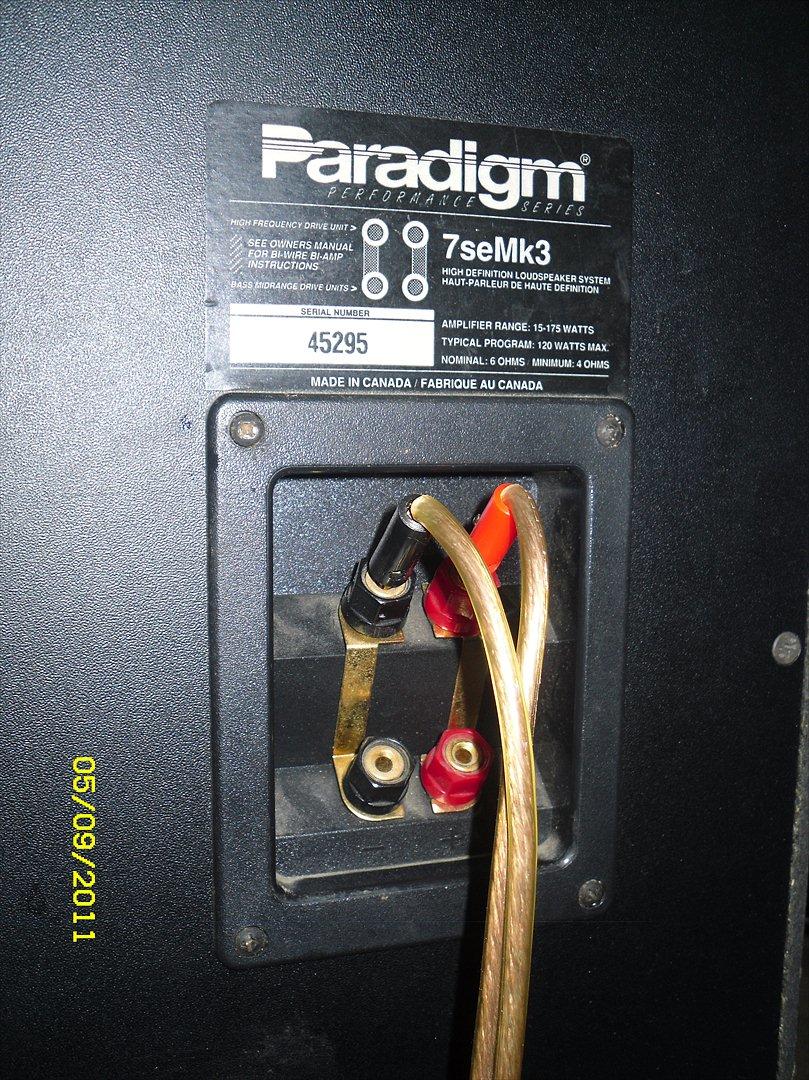 Hjemmebiograf Onkyo, Paradigm, Dali og Toshiba - Singlewire med Dali højtalerledning og en original "lus" imellem. billede 10