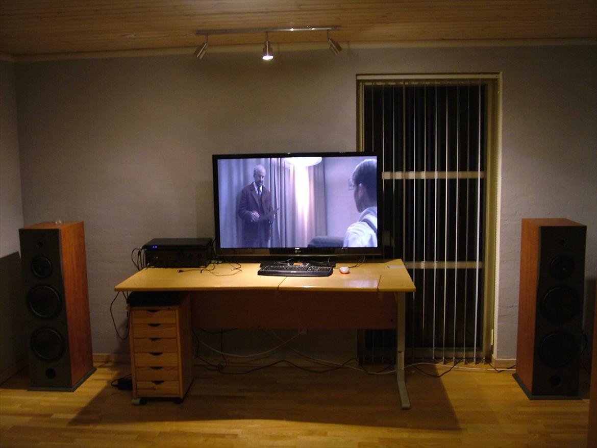 Computeranlæg Værelset V2 billede 2