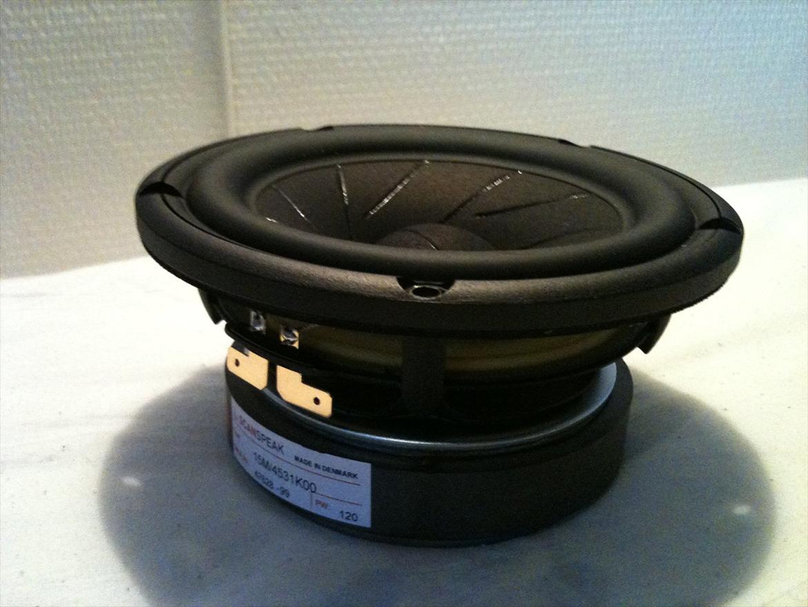 Hjemmebiograf Hjemmebio: Hjemmefusk + dali + denon - Mellemtone-enheden der er blevet brugt til højtalerne. billede 11