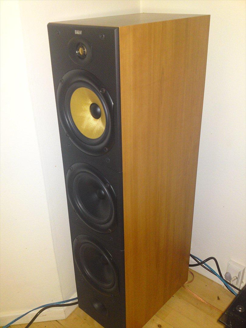 Musikanlæg B&W & Vincent - Bare rolig, kabel rodet er gemt væk ;-). billede 5