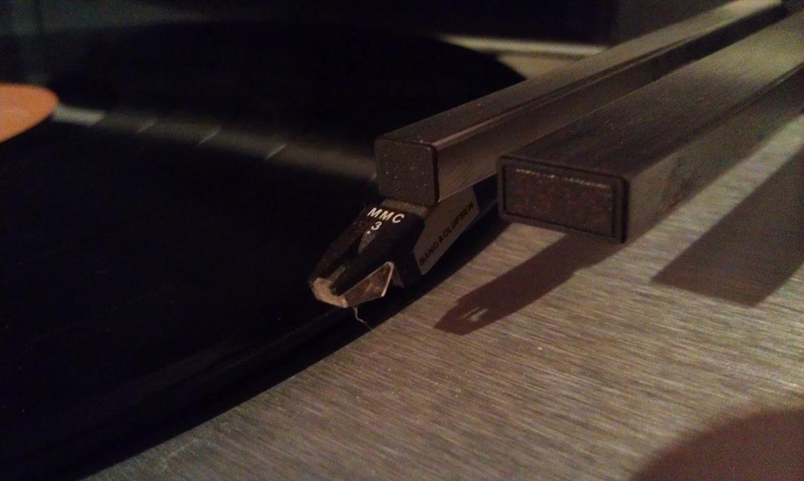 Musikanlæg Kenwood/Jamo/B&O - B&O MMC 3
Det er støv man kan se på Pickuppen ikke en skade. billede 18