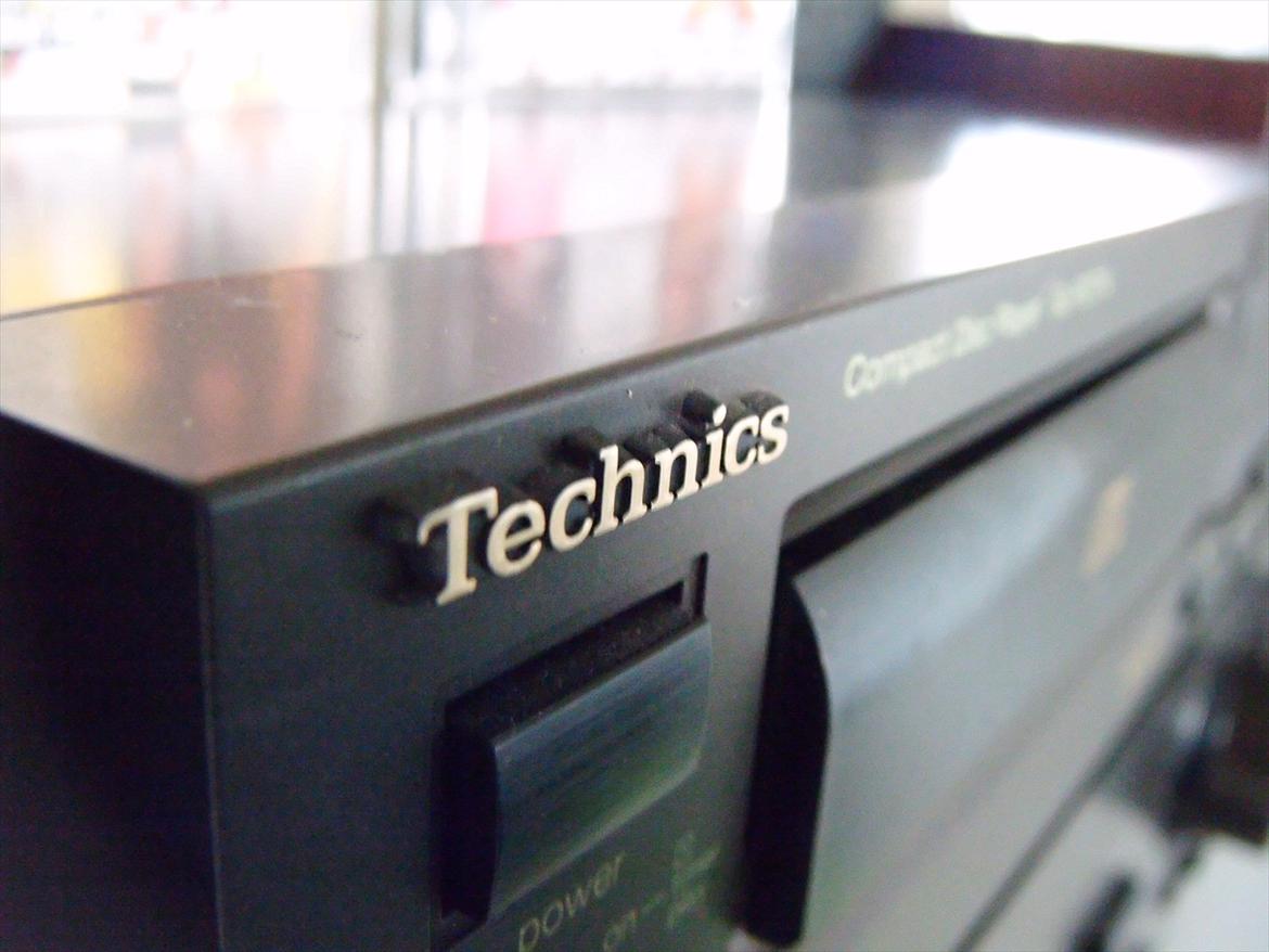 Musikanlæg Technics ( med skod højtaler ) billede 5