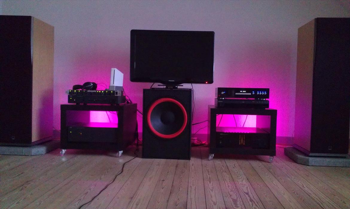 Musikanlæg Dali, NAD, CV + andet - ved godt at det er lidt teenager stil.....men jeg er også kun 28... billede 13