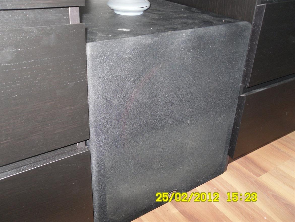 Hjemmebiograf 7.1 cerwin vega HD63 & pioneer(solgt) - Min cerwin vega HD12s subwoofer med stof på(bliver skiftet ud med en cerwin vega CLS-12 eller XLS-12 snart) billede 12