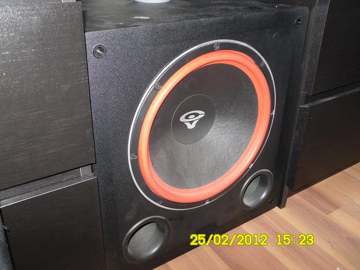 Hjemmebiograf 7.1 cerwin vega HD63 & pioneer(solgt) - Min cerwin vega HD12s subwoofer uden stof på(bliver skiftet ud med en cerwin vega CLS-12 eller XLS-12 snart) billede 13