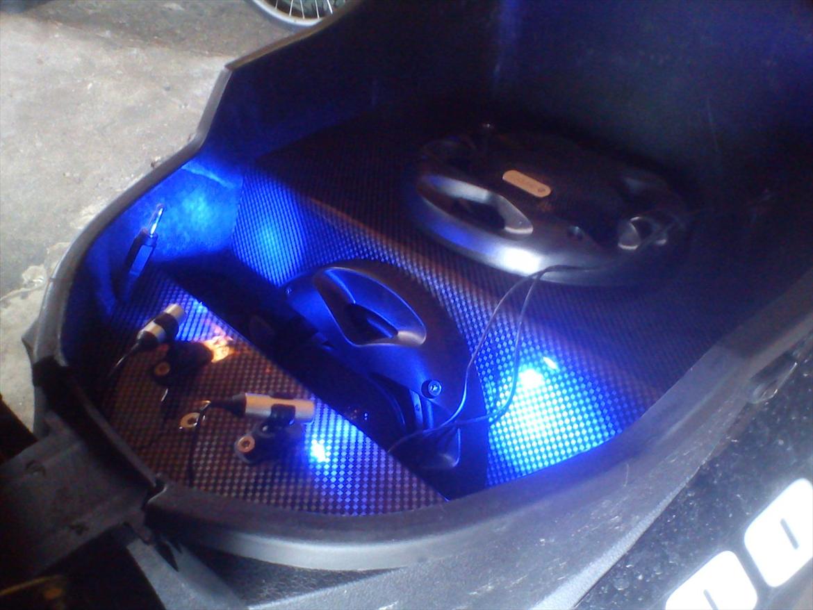 Scooterstereo Carbon opgraderet  billede 7