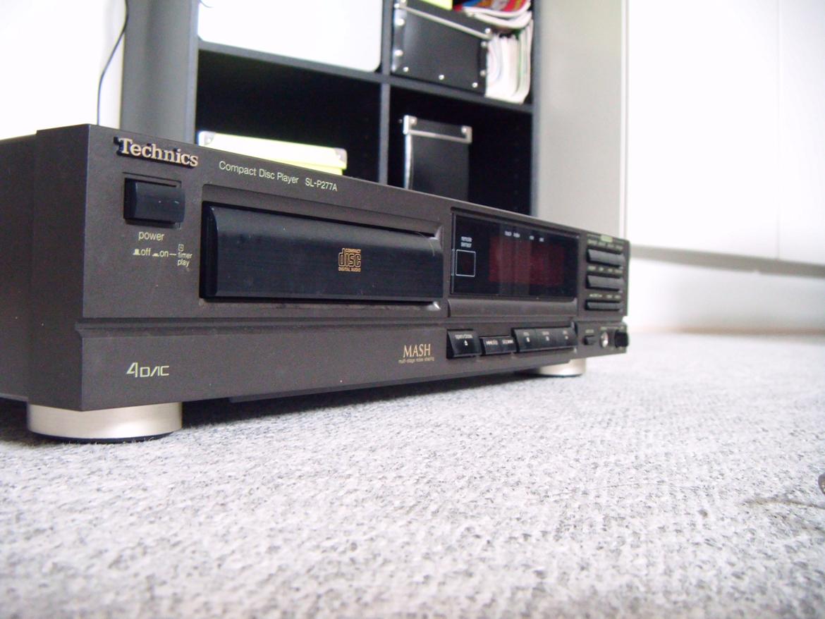 Musikanlæg Technics ( med skod højtaler ) billede 13