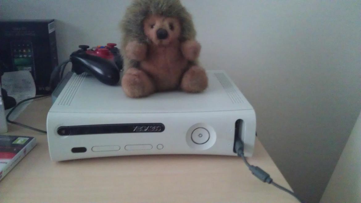 Hjemmebiograf Min stue bio - ja, pindsvinet er altid med når der games på xboxen :) billede 4