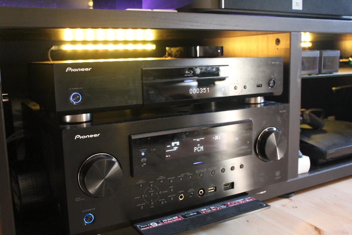 Hjemmebiograf Pioneer, Panasonic, JBL billede 7