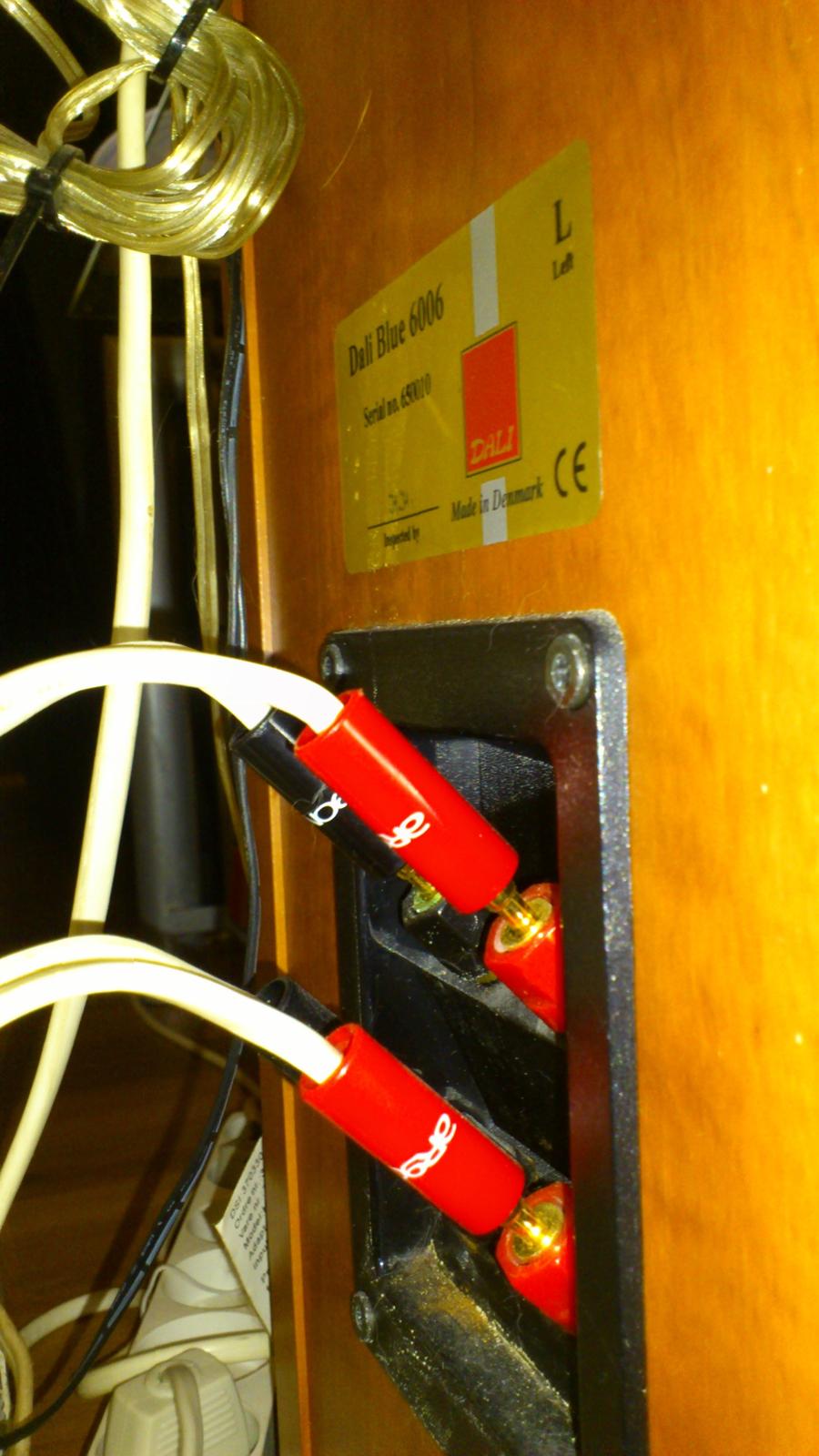 Hjemmebiograf 7.2 Dali & denon setup(gamle setup) - Side højtalerne Bi-wiret med VDH - snowline kabel.. billede 17