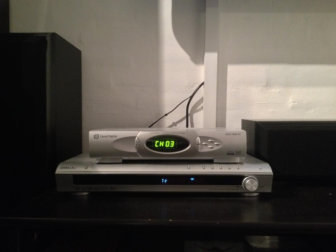 Hjemmebiograf Hjemme Biograf (Sony Home Theatre) - Reciver/Forstærker. billede 6