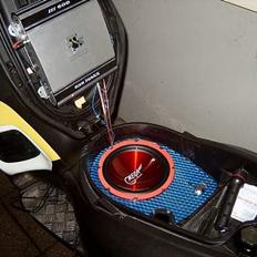 Scooterstereo runner anlæg