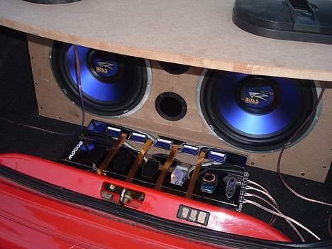 Bilstereo Boss audiosystem i Escort billede 3