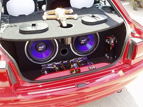 Bilstereo Boss audiosystem i Escort - Til Pinsetræf billede 9