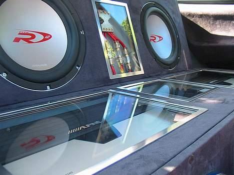 Bilstereo Lupo /////Alpine billede 7