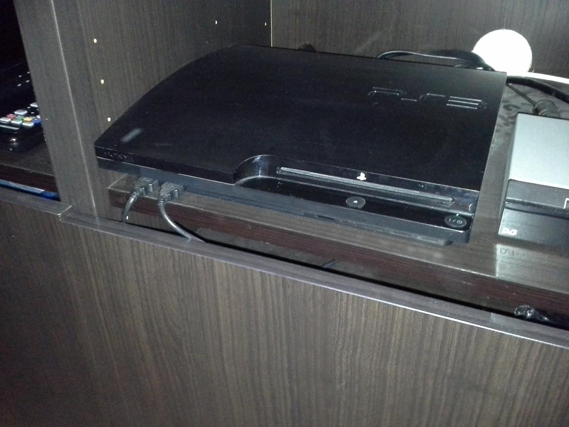 Hjemmebiograf Samsung Hjemmebio og Smart TV (TILSALG) - Ps3 som selfølgelig skal være der;) billede 7