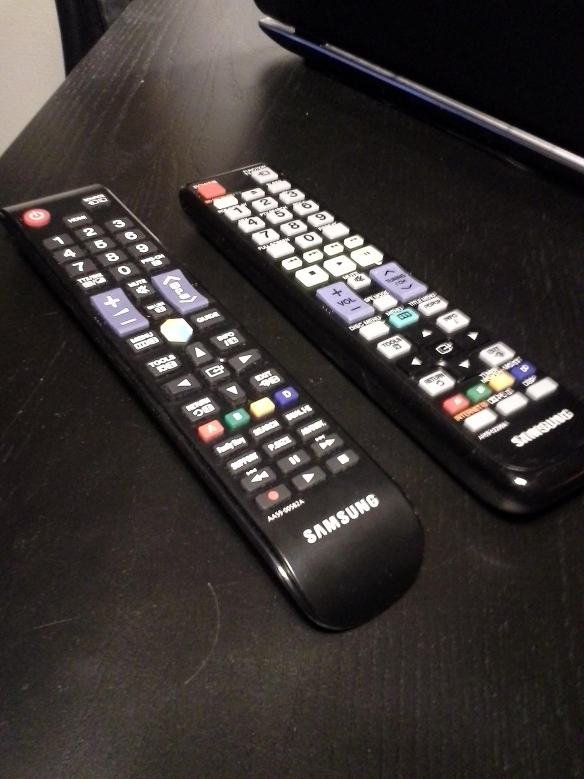 Hjemmebiograf Samsung Hjemmebio og Smart TV (TILSALG) - Fjernbetjeningerne billede 8