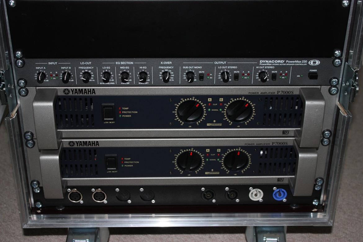 Diskoteksanlæg Diskotek Let´s Go - 1stk. Dynacord Power Flex 230 Aktivt 2vejs delefilter.
2stk. Yamaha P7000S Effektforstærkere
1stk. Stikpanel med Neutrik stik..  billede 12
