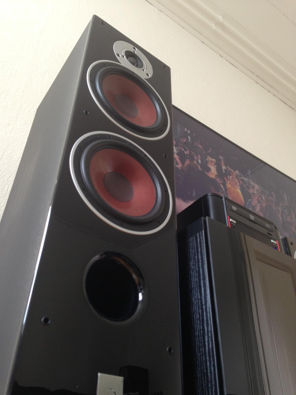 Hjemmebiograf Denon AVR, Dali Zensor, Sony 55" og HMPC - Zensor 7 gulvhøjtalleren billede 3