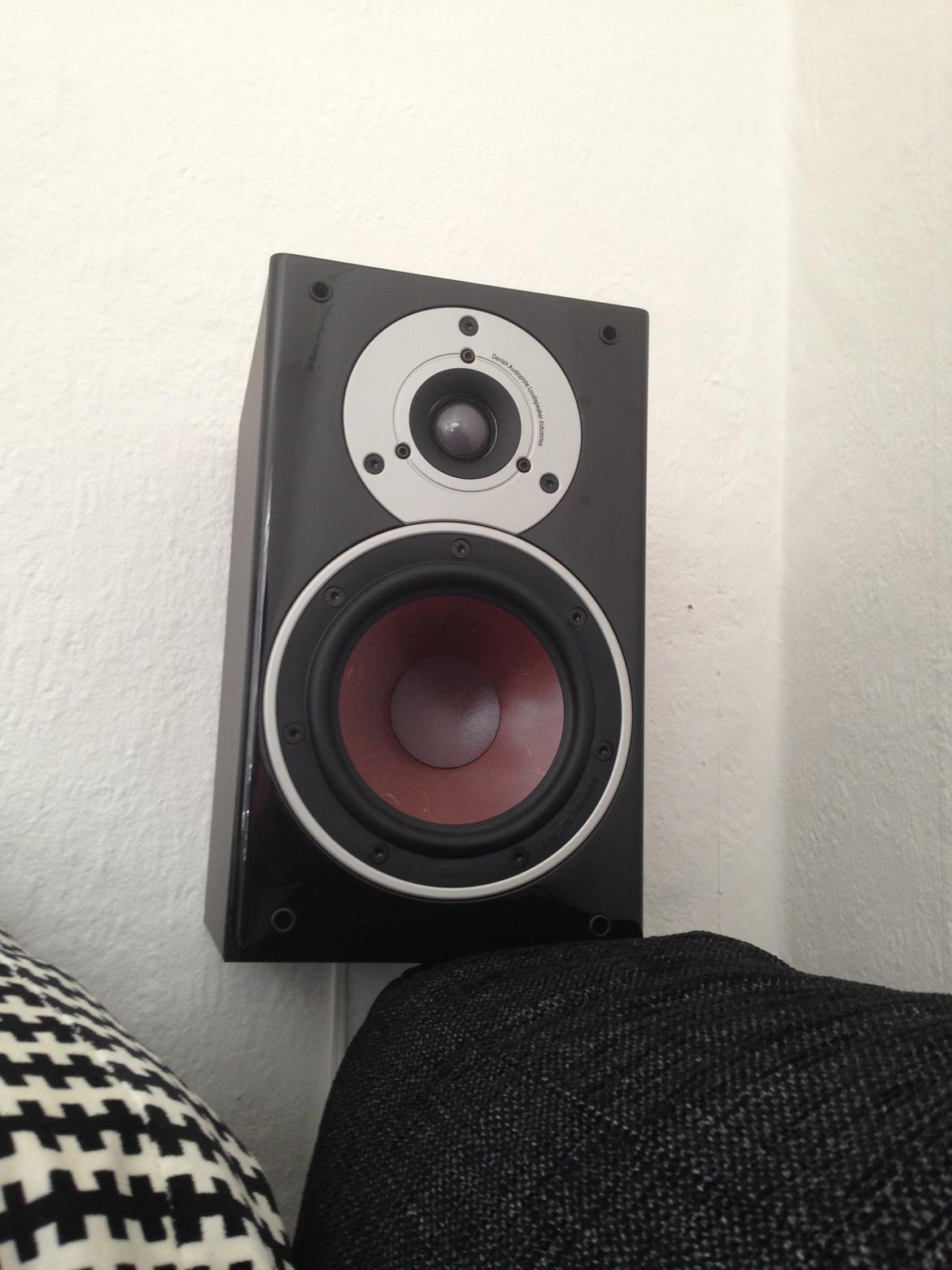 Hjemmebiograf Denon AVR, Dali Zensor, Sony 55" og HMPC - Zensor 1 billede 7