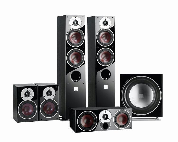 Hjemmebiograf Denon AVR, Dali Zensor, Sony 55" og HMPC - Et slags-billede af alle højtallerne. Design mæssigt virkelig flotte synes jeg.  billede 17