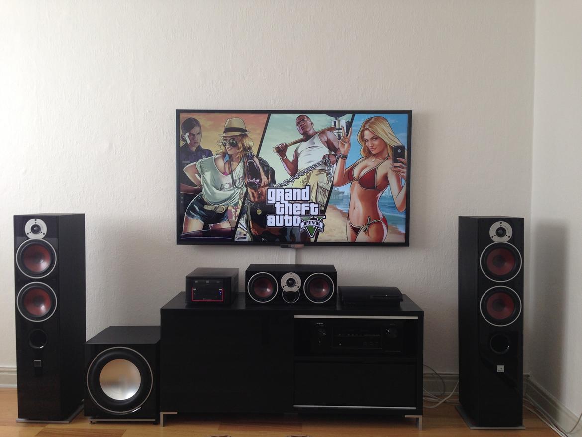 Hjemmebiograf Denon AVR, Dali Zensor, Sony 55" og HMPC - Har rykket lidt rundt på det på opfordring af folk her indefra. Men jeg rykker stadig lidt rundt, når jeg er tilfreds kommer der nye billeder. billede 18