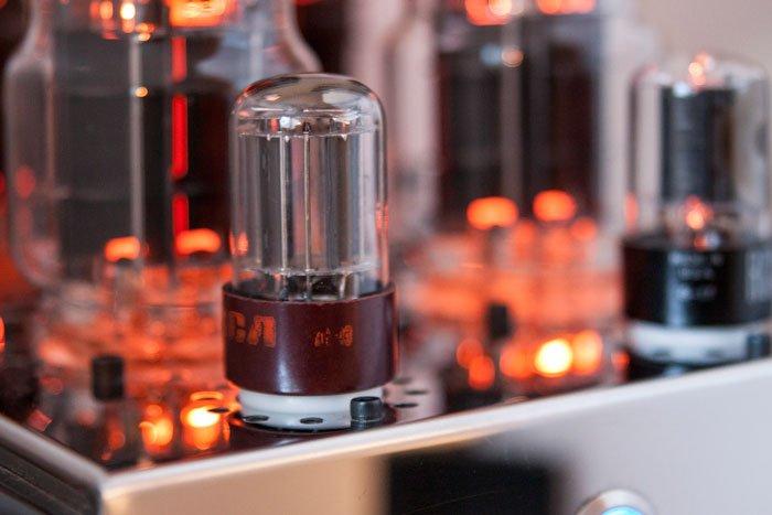 Musikanlæg Rør med rør på - De hunde dyre RCA rør i action billede 13