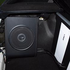 Bilstereo VIBE Space SQ / VW Golf GTI 91'