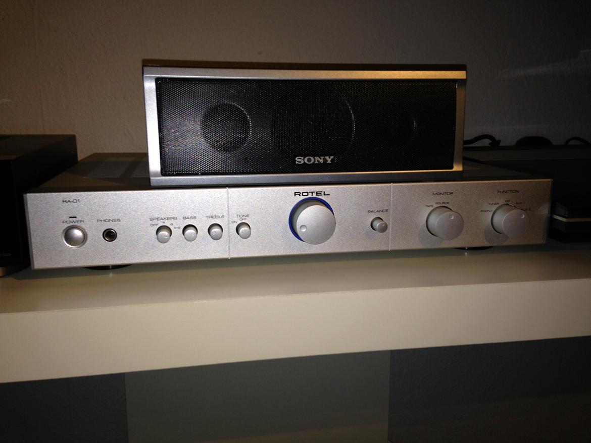 Musikanlæg Stereo, Monitor Audio, Rotel RA-01. - centeren bliver kun brugt til surround systemet  billede 10